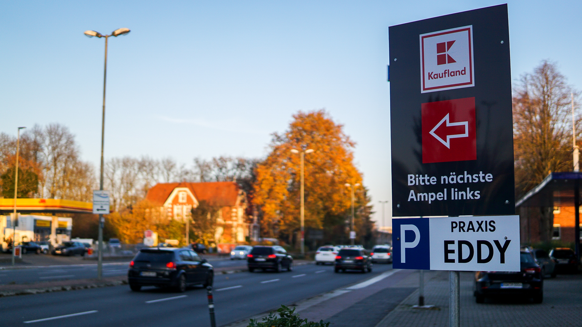 Außenwerbung mit Wirkung – großformatige Banner und Plakate an gut sichtbaren Standorten für maximale Aufmerksamkeit Ihrer Marke.